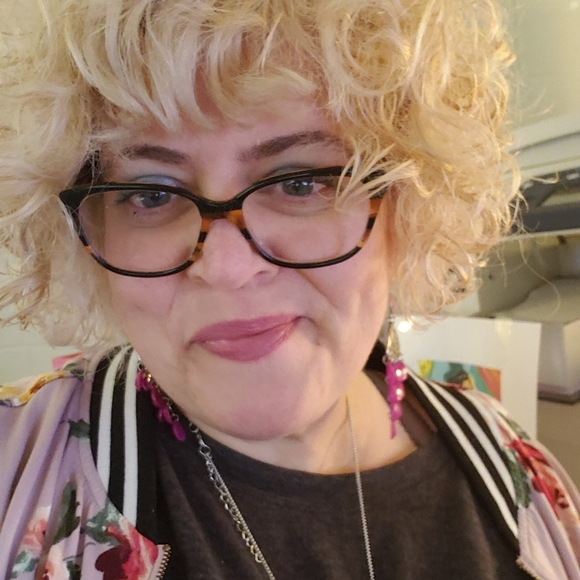 Meet your Posher, LeeLand - Picture 1 of 1